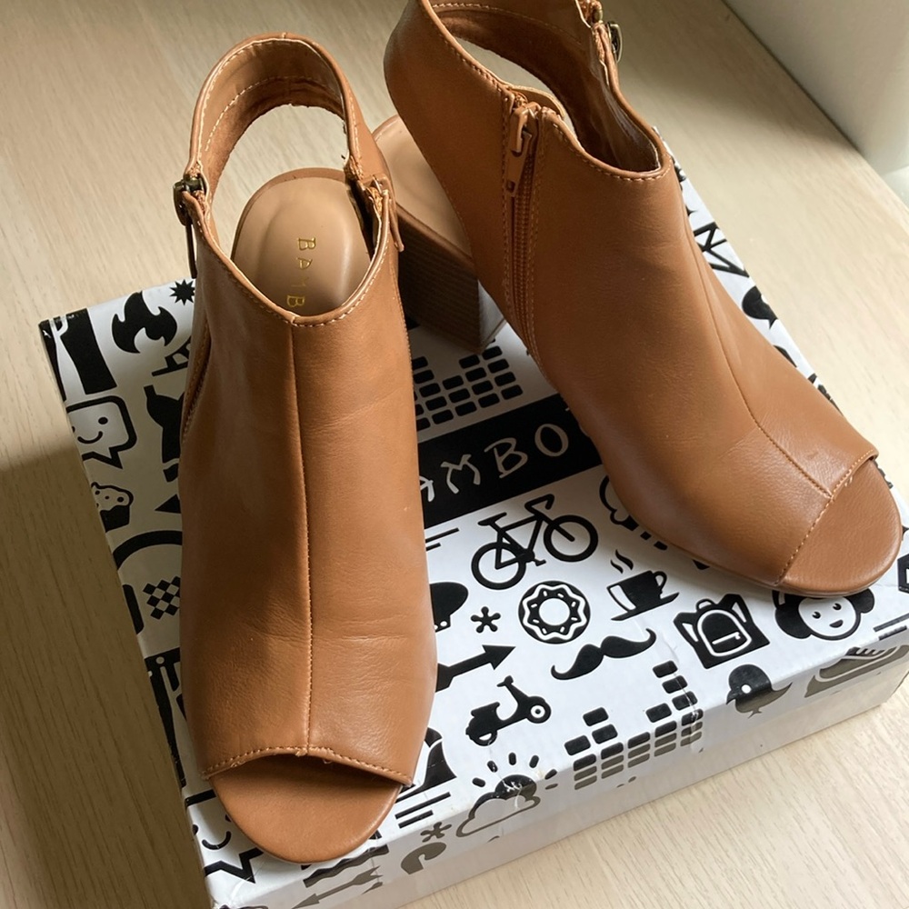 Bamboo open toed tan bootie, women’s size 7.5